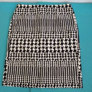 Worthington Petite Pencil Straight Black White Skirt Career Size 8